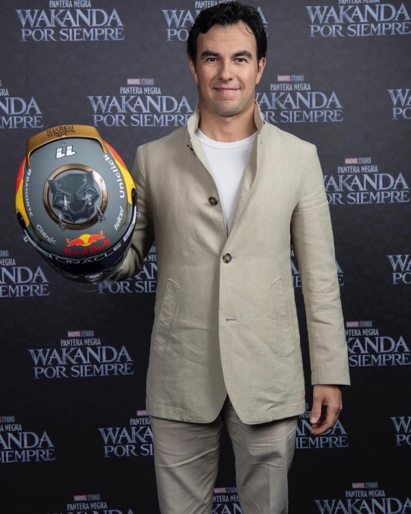 El nuevo casco que utilizará el piloto de Red Bull en el GP de Brasil de la Fórmula 1 (Foto: Twitter @SChecoPerez)