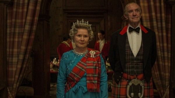 Jonathan Pryce como el príncipe Felipe en The Crown (Netflix).