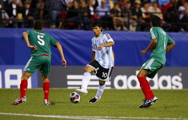 Sergio Agüero enfrentando a México en el Mundial Sub-20 de 2007 (Getty Images)