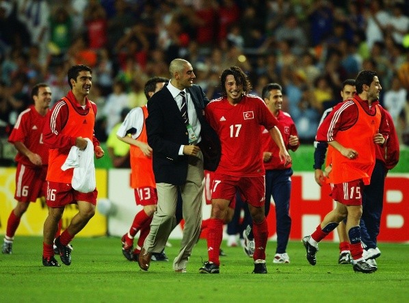 El turco Ilhan Mansiz anotó el último gol de oro de un Mundial ante Senegal en Corea-Japón 2002 (Foto: Getty Images)