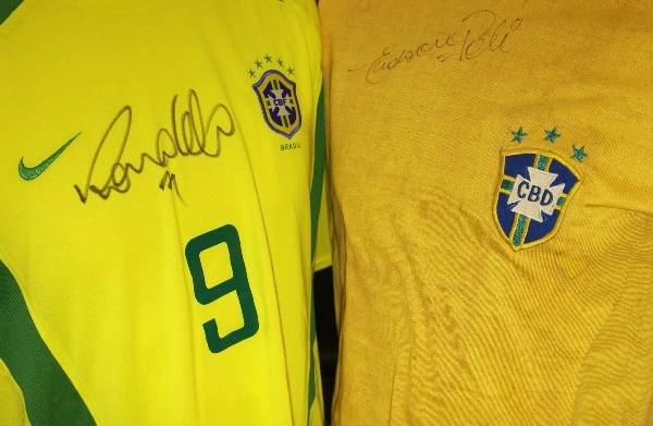 Camisetas de Pelé y Ronaldo