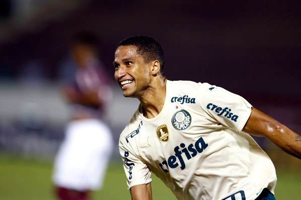 Abel 'não esconde favoritismo' e defensor se torna principal peça do Palmeiras na temporada 