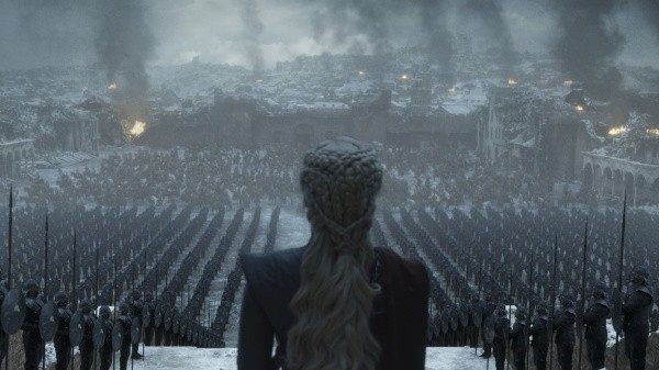 Daenerys hablaba tanto alto valyrio como dothraki. (IMDb)