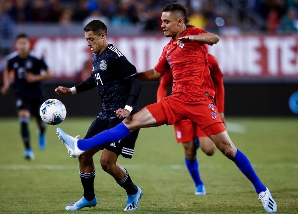 Chicharito Hernández durante su último partido con México, que culminó en victoria ante Estados Unidos (Foto: Getty Images)