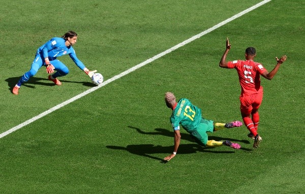El delantero del Bayern Múnich definió mal y erró el primero (Getty Images)