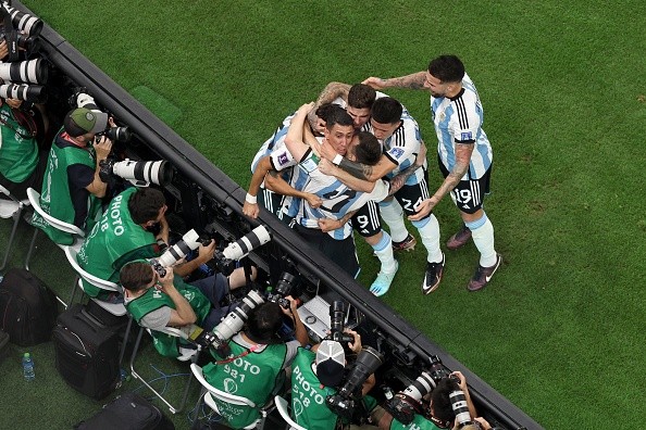 Festejo del primer gol argentino. Getty.