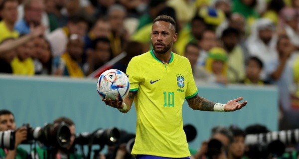 Photo by Lars Baron/Getty Images - Neymar é desfalque para a Seleção Brasileira na fase de grupos da Copa do Mundo