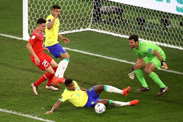 Alex Sandro y un cierre fenomenal para mantener el 0-0 (Getty Images)