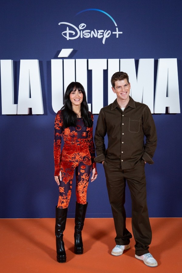 Aitana y Miguel Bernardeau protagonizan La Última en Star+ (Getty).