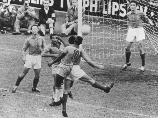 Pelé80: Rei do Futebol encantou torcedores cearenses em jogos