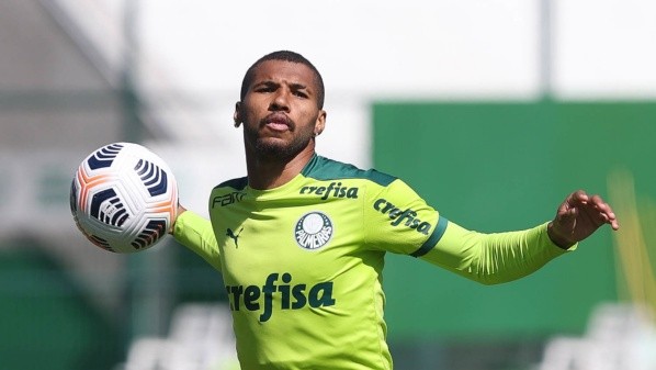 Palmeiras estende contrato do atacante Wesley até o fim 2025