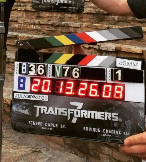 Steven Caple Jr. dirige Transformers: Rise of the Beasts (IMDb).