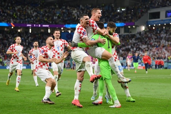 Todos los croatas abrazaron al héroe Livakovic - Getty