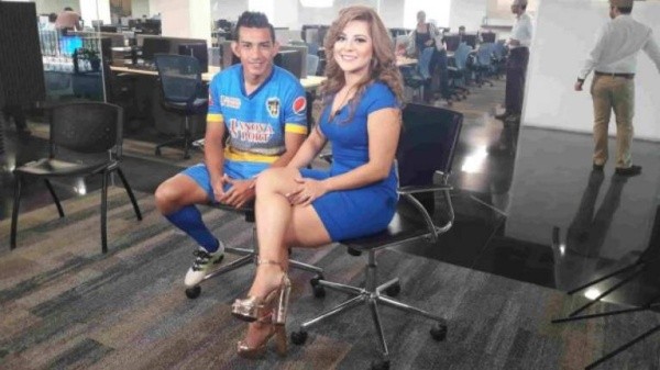 Un futbolista reconocido junto a una presentadora popular, formaron una pareja top a nivel popular (La Prensa)
