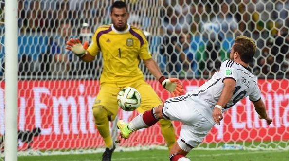 Foto: Matthias Hangst/Getty Images - Götze fez o gol sobre a Argentina que deu o Tetra para a Alemanha
