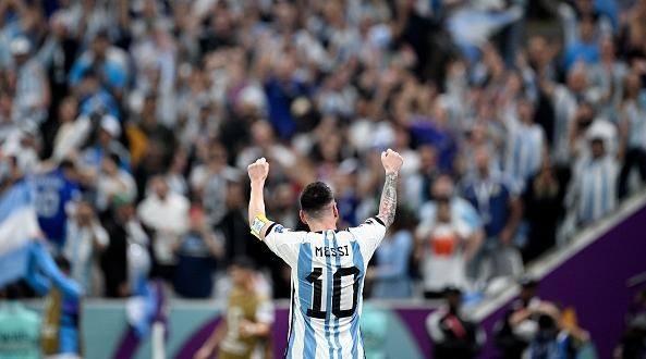 Foto: Matthias Hangst/Getty Images - Messi foi decisivo na ida da Argentina para a decisão do Mundial