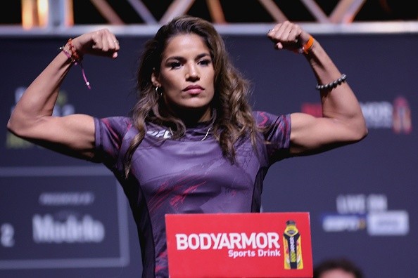 Julianna quer uma terceira luta contra Amanda. 
    Créditos: Carmen Mandato/Getty Images