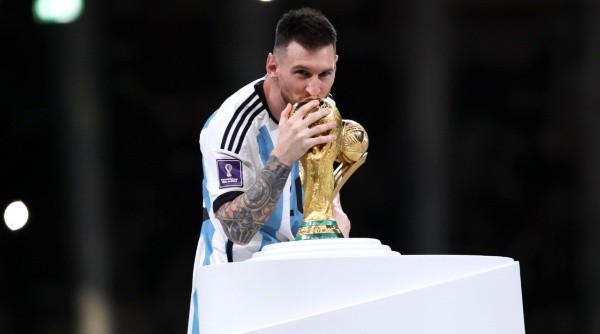 Messi y el beso a la Copa del Mundo (Getty Images)