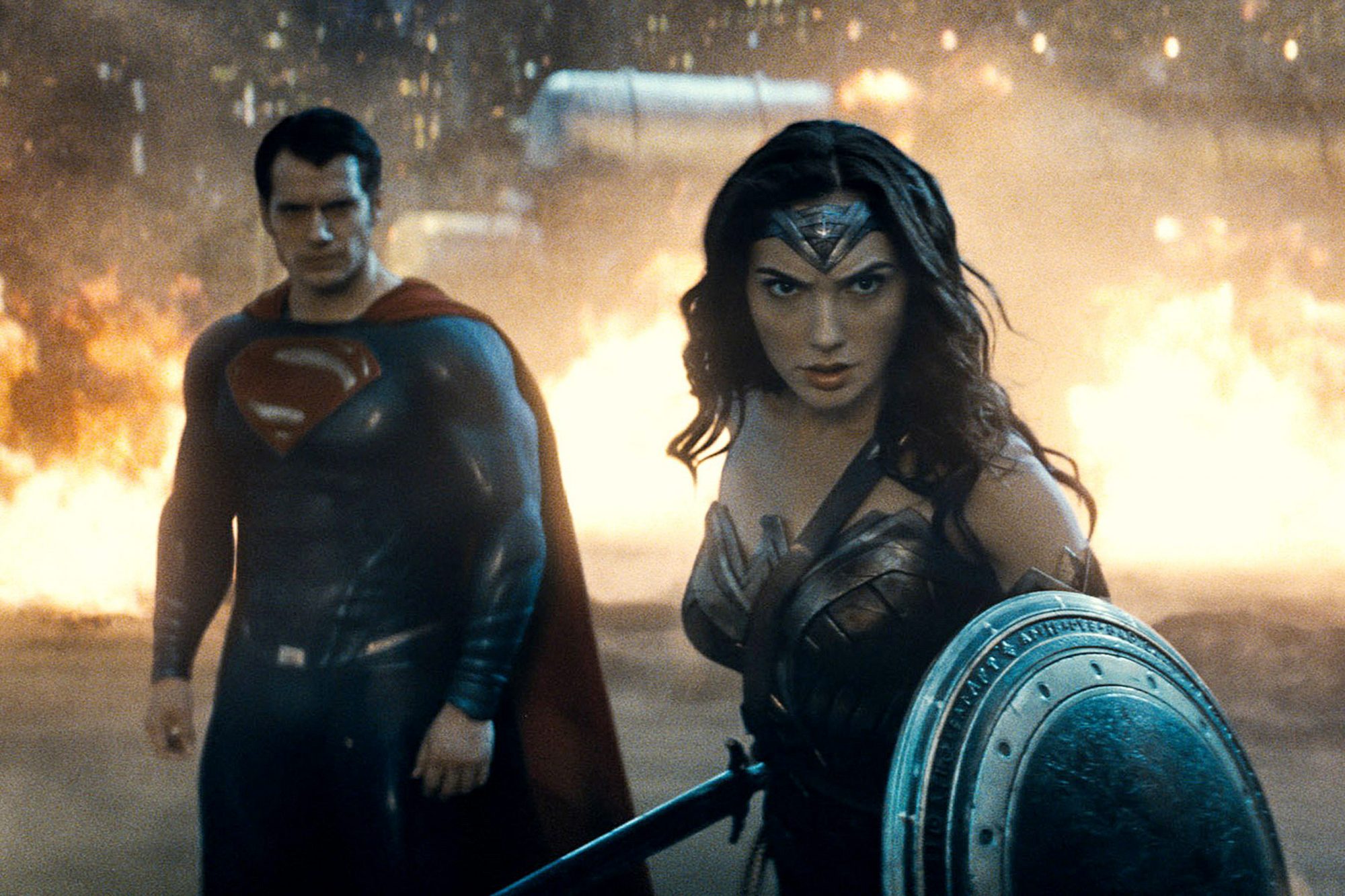 Superman y Wonder Woman contaban con un cameo en The Flash. (Warner Bros.)