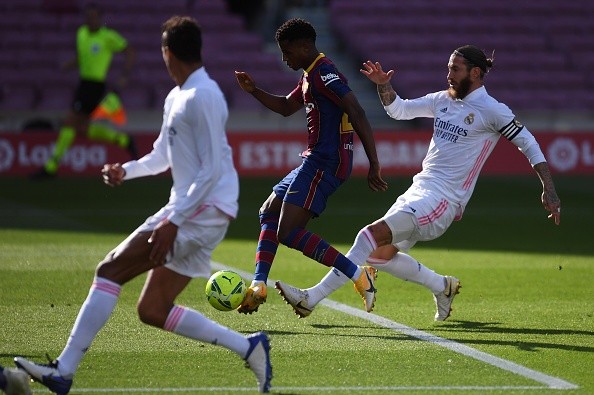 Gol de Ansu Fati con Barcelona ante Real Madrid. Getty.