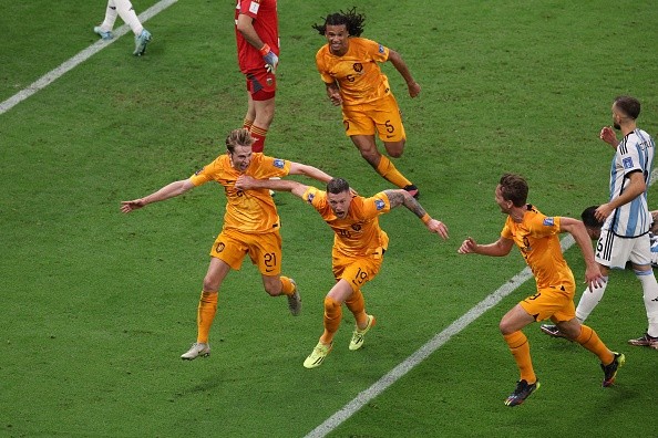 Weghorst, en festejo de uno de sus dos goles. Getty.