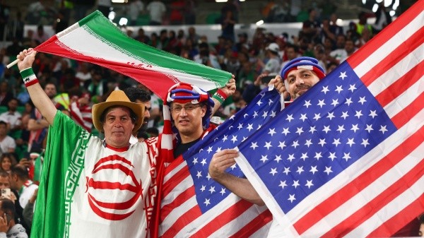 Paz y pasión futbolera entre dos países enfrentados, Irán y Estados Unidos (Getty Images)
