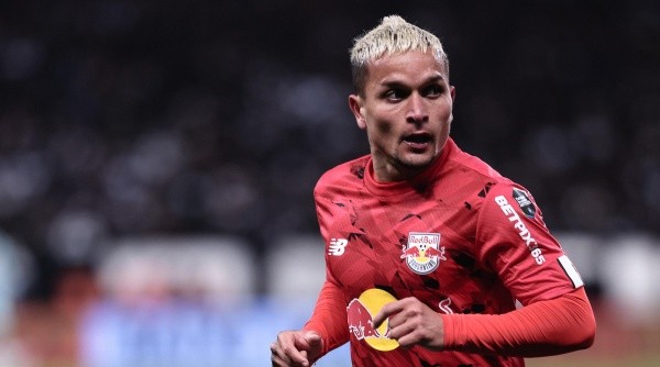 Artur com a camisa do Bragantino -  Foto: Ettore Chiereguini/AGIF