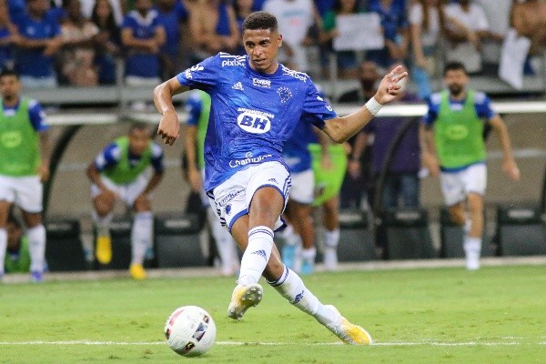Foto: Fernando Moreno/AGIF - Rafael Santos está de saída do Cruzeiro