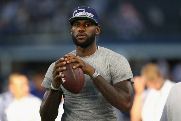 LeBron James como aficionado de Dallas Cowboys (Getty Images)