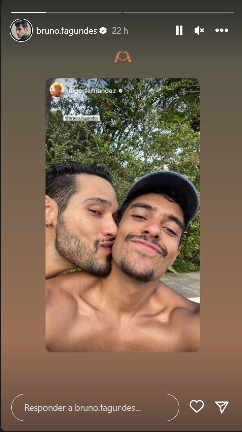 Bruno Fagundes confirma namoro com colega de elenco: 'Muito feliz' -  Famosos