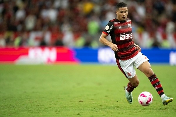 Comentarista do Grupo Globo analisa ausência de Arrascaeta no Flamengo:  'Coletivamente, vem decaindo', Flamengo