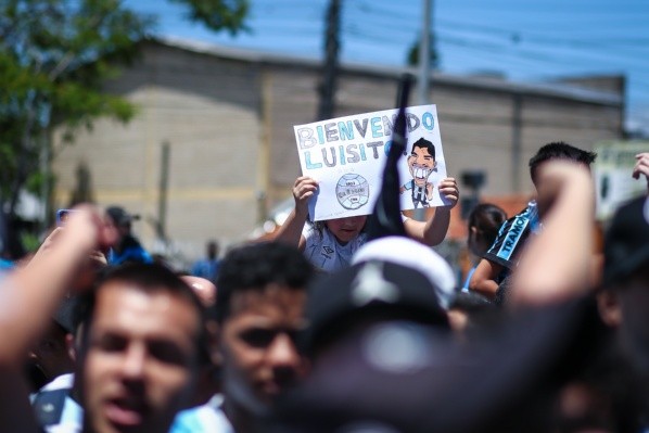 Todo Gremio espera por la presentación de Luis Suárez.