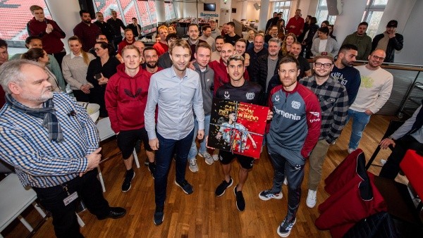 El tremendo recibimiento para Exe Palacios en Alemania.