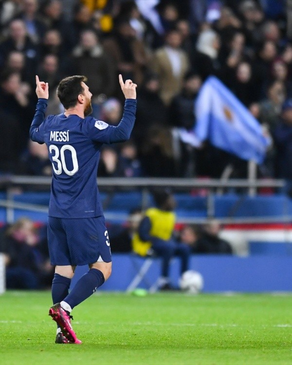 Lionel Messi volvió al PSG marcando un gol en el partido vs. Angers. @PSG_Espanol.