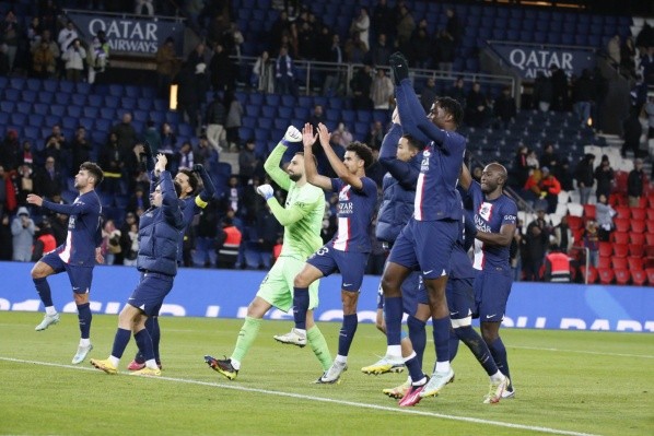 PSG venció 2 a 0 al Angers en el regreso de Lionel Messi. @PSG_Espanol