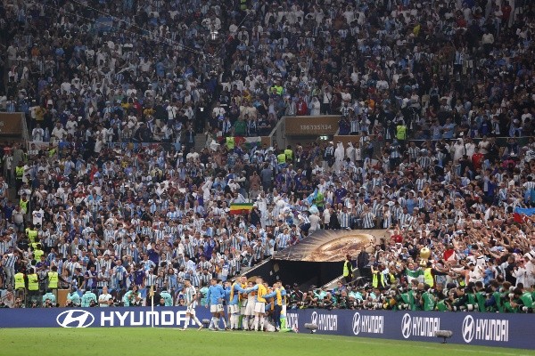 FIFA consideró que la hinchada de Argentina jugó un papel importante en la victoria de la Scaloneta. Getty Images
