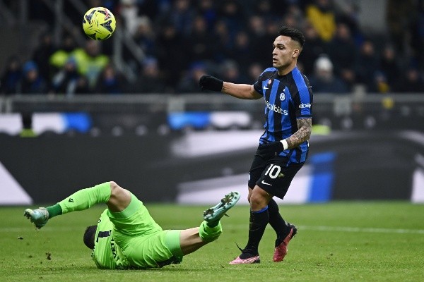 Golazo anulado a Lautaro. IMAGO.