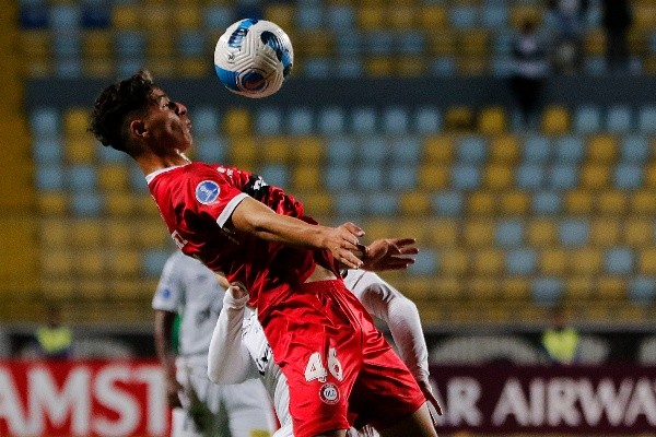 César Pérez es opción en la UC | Foto: Agencia Uno 