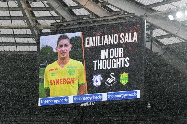 Uno de los tantos homenajes a Emiliano Sala (Fuente: Getty Images).
