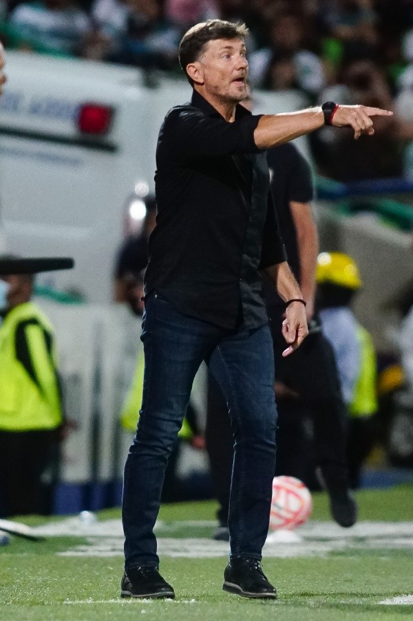 Hernán Cristante no acudió a conferencia de prensa por motivos de salud (Imago 7)