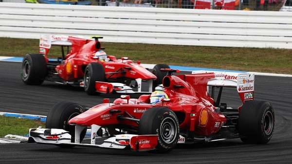 Otra vez el equipo Ferrari infringiendo el reglamento y recibiendo una penalización (Getty Images)