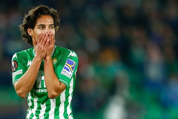 Diego Lainez estuvo lejos de brillar en Europa (Imago)