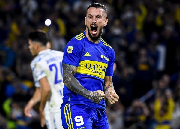 Benedetto festejando un gol en el Xeneize. (Foto: Getty)