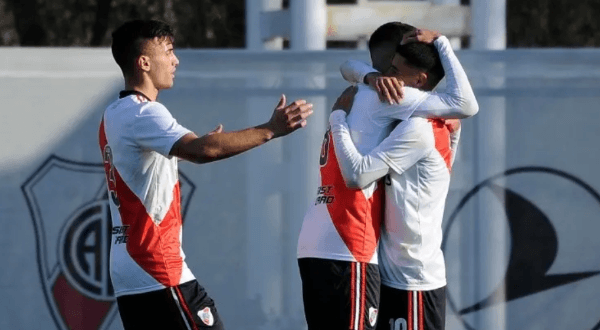 Daniel Lucero seguirá su carrera en Arsenal.