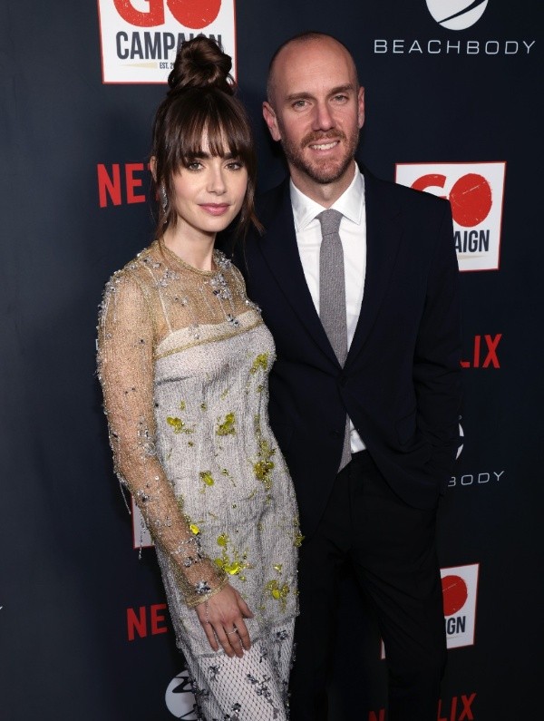 Lily Collins y Charlie McDowell (Getty).