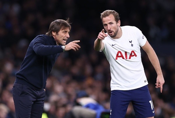 Antonio Conte y Harry Kane. (Getty)