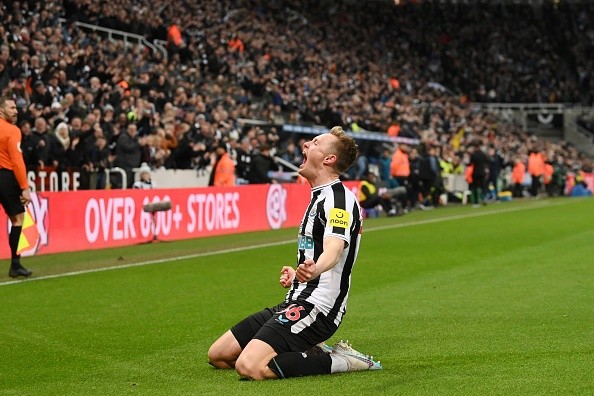 Festejo de gol de Longstaff. Getty.