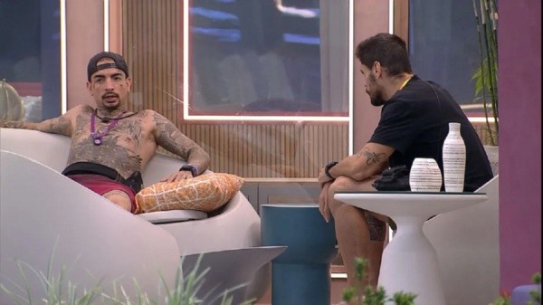 MC Guimê conversa com Cara de Sapato - Foto: Globo