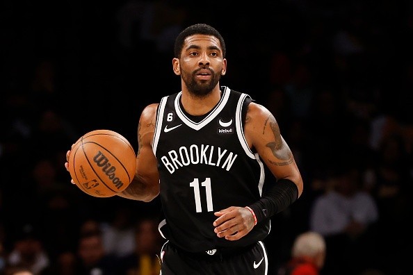 Irving assumiu o protagonismo do Nets sem Durant. 
    Créditos: Sarah Stier/Getty Images