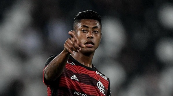 Bruno Henrique deve renovar com o Flamengo - Foto: Thiago Ribeiro/AGIF